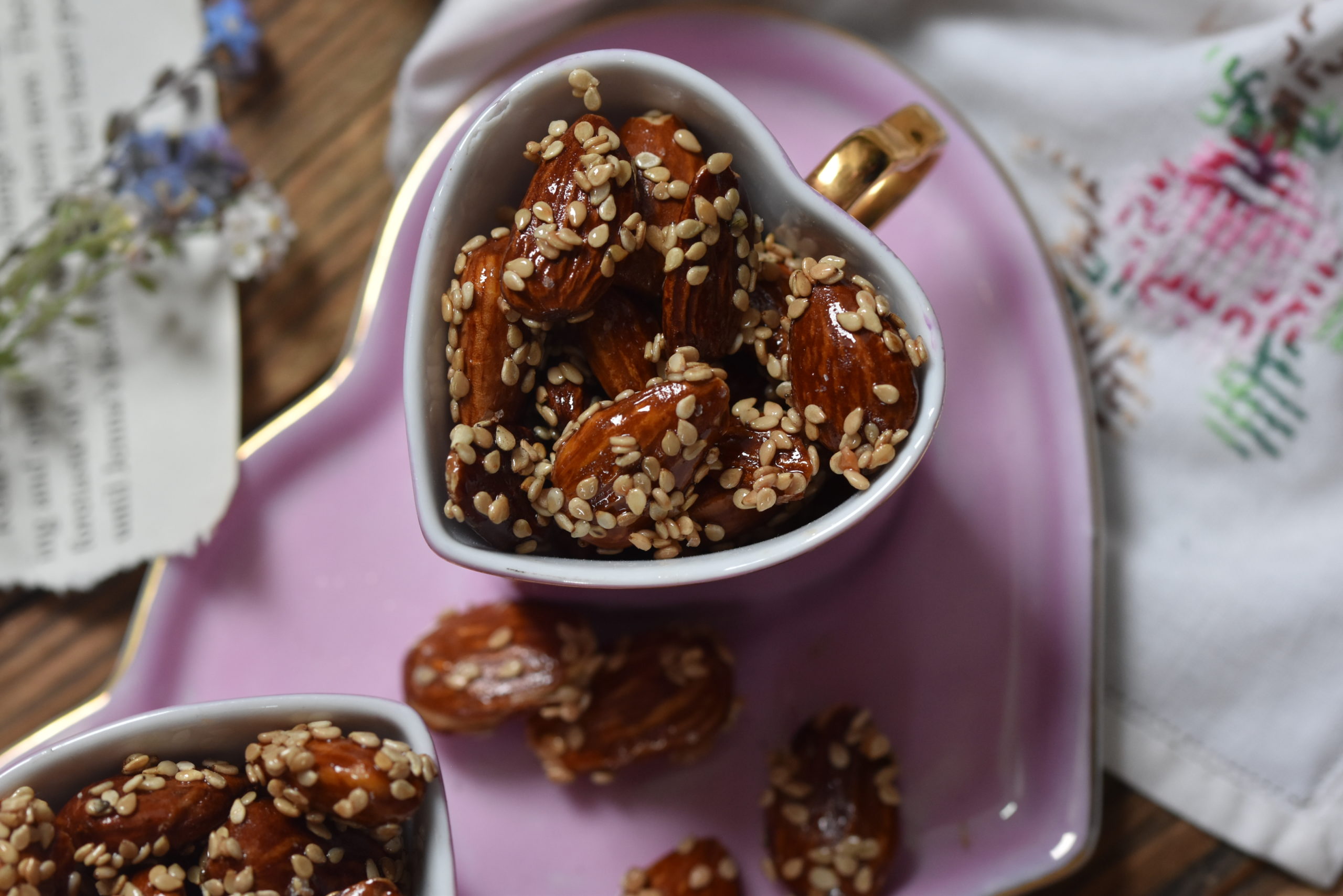 Amandes grillées au sésame